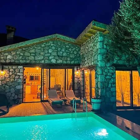 Shavilla Kalkan - Yali ' Da Korunakli 1+1 Villa